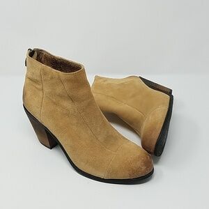 Vince Camuto women 8 Graysen distressed suede ankl